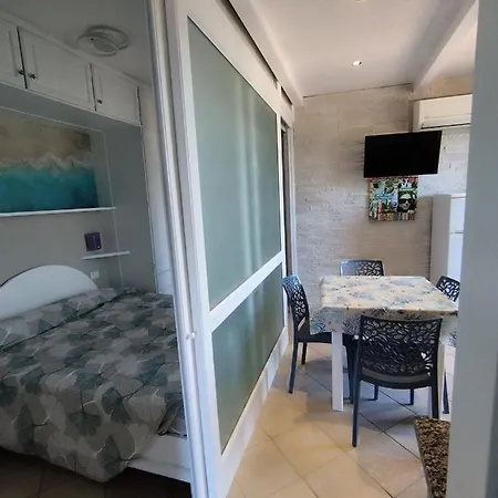 Vacanzamaredue2 Vista Mare * مارينا دي كامبو