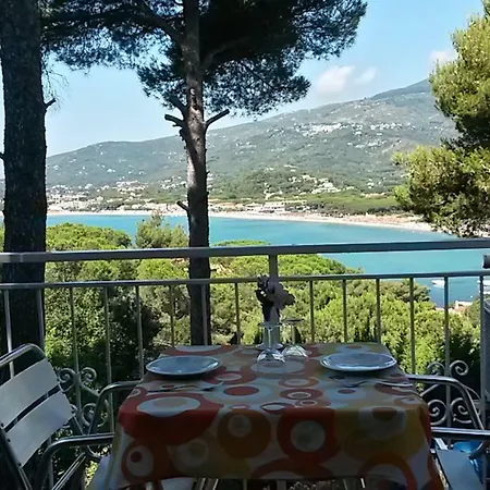Дом отдыха Vacanzamaredue2 Vista Mare
